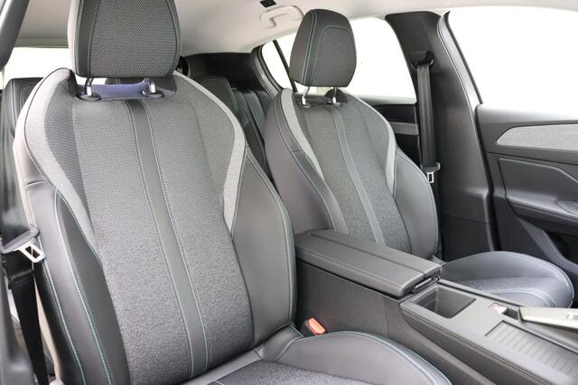 Peugeot e-308 Allure EV 54 kWh 100% Elektrisch | Adaptive Cruise Control | Climate Control | Camera | Navigatie | Apple Carplay & Android Auto | Full LED |18'' Lichtmetalen velgen