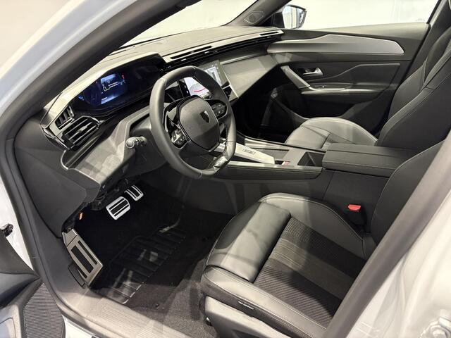 Peugeot e-308 SW GT Avantage EV 54 kWh | APPLE CARPLAY & ANDROID AUTO | ELEKTR. ACHTERKLEP | VERWARMDE STOELEN |
