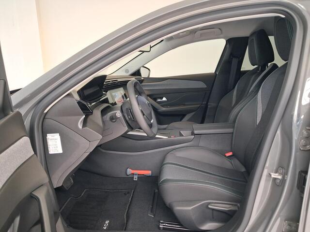 Peugeot e-408 Allure 58 kWh | Navigatie | Achteruitrijcamera | Stoel/Stuurverwarming | Keyless Entry | Apple Carplay/Android Auto |