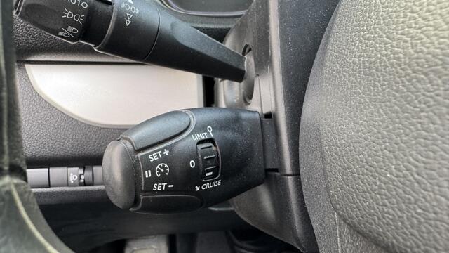 Peugeot e-Expert Traveller Pro 75 kWh 8-Persoons | AppleCarplay