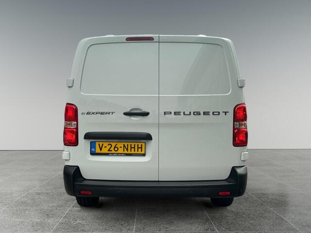Peugeot e-Expert EV L2 75 kWh | 136pk | Navi | Apple Carplay | Android Auto | Parkeersensoren voor en achter | Achteruitrijcamera | Dode hoek detectie | Mistlampen | Licht- en regensensor | Automatische verlichting | Digital cockpit