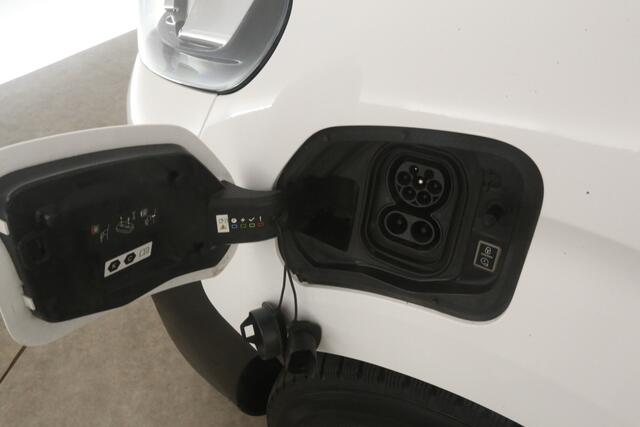 Peugeot e-Expert Opel Vivaro-e 75 kWh L2H1 | Snelladen | SOH 87% | Airco | Cruise | 3 Zits | Carplay | Parkeersens.