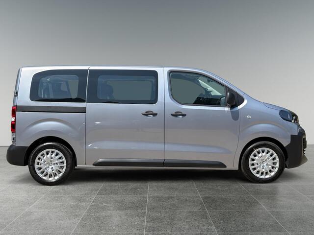 Peugeot e-Expert Combi L2 75kWh 136pk | 9-persoons | Achterdeuren met ramen | Multimedia | NAVI | Apple Carplay | Android Auto | Achteruitrijcamera | Bestuurdersstoel comfort met armsteun | 17 inch design doppen op stalen velg | van ¤62.595 voor ¤48.205 incl. BTW rijklaar