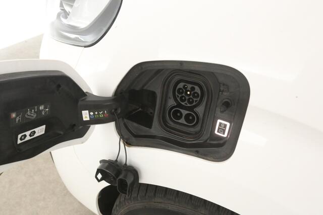 Peugeot e-Expert Fiat e-Scudo 75 kWh L3H1 | Snelladen | SOH 93% | Clima | Camera | 3 Zits | Carplay | Cruise | Parkeersens.