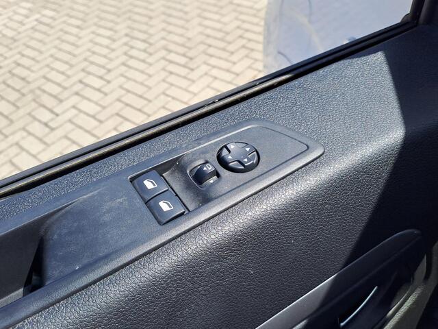 Peugeot e-Expert EV L2 75 kWh | Camera | Climate control | Apple Carplay/Android Auto
