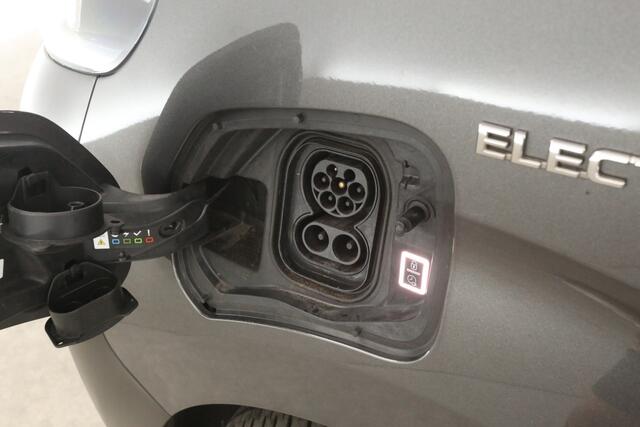 Peugeot e-Expert Toyota ProAce Electric Worker Extra Range 75 kWh L3H1 | DC | Snelladen | SOH 91% | 6 Zits | Airco | Cruise | Camera | 2xSchuifdeur | Carplay