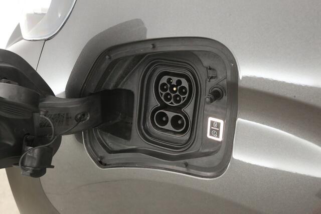 Peugeot e-Expert Standard Premium 75 kWh L2H1 | Snelladen | SOH 90% | Airco | Camera | Cruise | Carplay | Parkeersens.