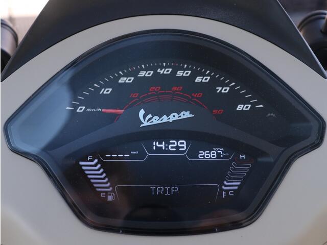Piaggio Vespa Sprint Sprint 4T Sport | Desert Storm | LED | Zwarte Valbeugels | Full