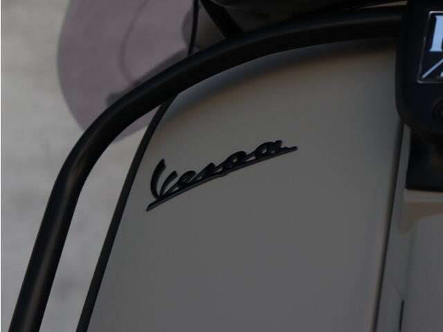 Piaggio Vespa Sprint Sprint 4T Sport | Desert Storm | LED | Zwarte Valbeugels | Full
