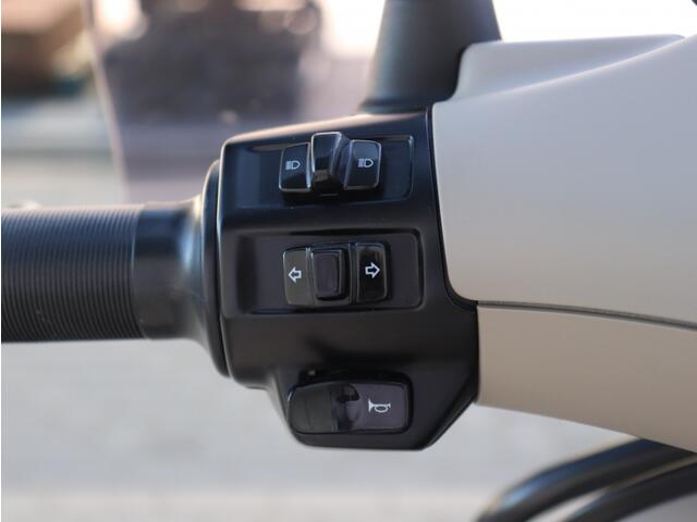 Piaggio Vespa Sprint Sprint 4T Sport | Desert Storm | LED | Zwarte Valbeugels | Full