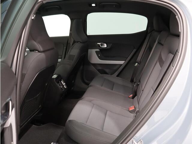 Polestar 2 Long Range Dual Motor Launch Edition 78kWh / Panoramadak / 360 Camera / Adaptive Cruise / Verwarmbare Stoelen + Stuur / elektr. Stoelen / BLIS /