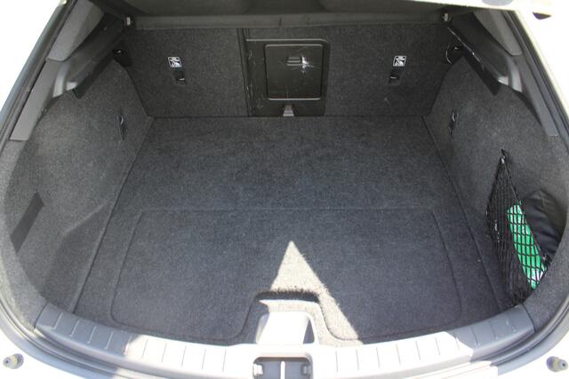 Polestar 2 Long Range Dual Motor Launch Edition 78kWh 408PK | 360 Camera | Verw. Achterstoelen | Adapt. Cruise | Panoramadak