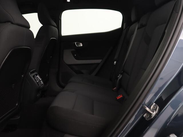 Polestar 2 Long Range Dual Motor Launch Edition 78kWh | Panoramadak | Trekhaak | Stoel & stuurverwarming | 360 camera | Adaptive cruise | Harman/Kardon | Carplay