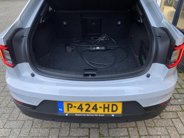 Polestar 2 Long Range Dual Motor Launch Edition 78kWh / Performance-Pack / Panodak / 408 PK / AWD / Adaptieve Cruise-Control Stop&Go / Climate-Control / Stoelverwarming V+A / Harman-Kardon Audio / Stuurverwarming / Dodehoek-Detectie / Draadloze-Telefoonlader / Rondo