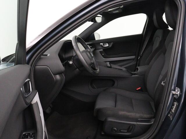 Polestar 2 Long Range Dual Motor Launch Edition 78kWh | SOH 93% | Panoramadak | Stoelverwarming | Trekhaak | 360 Camera | Adaptive cruise | Carplay | Full LED | Keyless | Navigatie