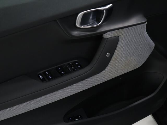 Polestar 2 Long Range Dual Motor Launch Edition 78kWh [PANORAMADAK, MEMORY SEATS, APPLE CARPLAY, ANDROID, STUURVERWARMING, RIJHULP, 360 CAMERA, STOELVERWARMING V+A, ADAPTIVE CRUISE, DIGITAL DASH, NIEUWSTAAT]