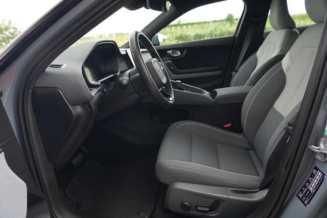 Polestar 2 Standard Range Single Motor 63kWh 225pk Navigatie/Stoelverwarming/360Camera