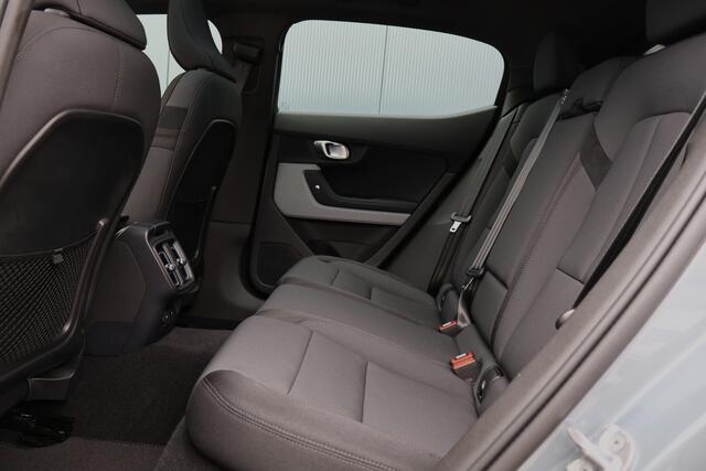 Polestar 2 Long Range Single Motor 78 kWh | 97,3% soh! | Plus Pack | Panodak | Harman Kardon | Warmtepomp | Camera | Stoelverwarming voor / achter | ACC