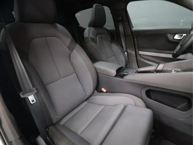 Polestar 2 Long Range Single Motor 78 kWh [TREKHAAK UITKLAPBAAR, APPLE CARPLAY, ANDROID, HARMAN/KARDON, MEMORY SEATS, PANORAMADAK, STUURVERWARMING, STOELVERWARMING V+A, DRAADLOZE LADER, 360 CAMERA, ADAPTIVE CRUISE, NIEUWSTAAT]