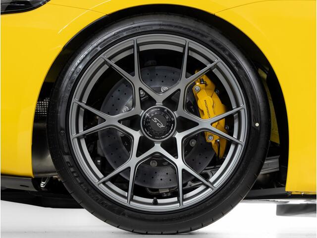 Porsche 718 Spyder RS