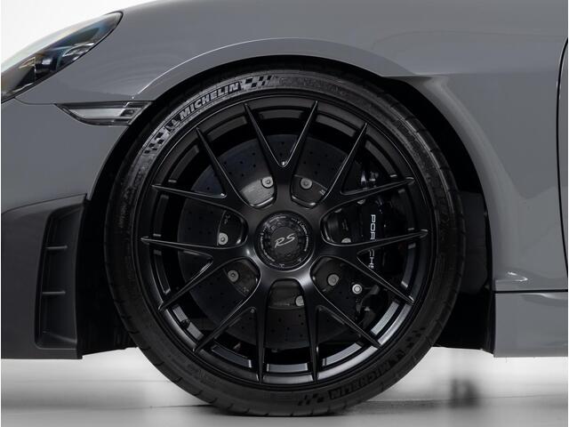 Porsche 718 Spyder RS