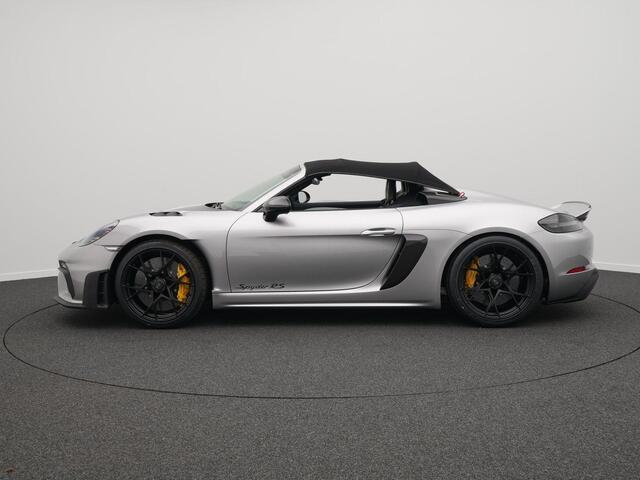 Porsche 718 Spyder RS