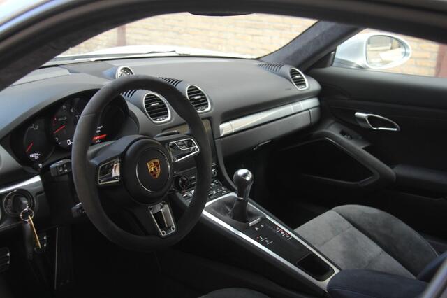 Porsche 718 4.0 GTS / Handgeschakeld / 1e lak / Nieuwstaat / Approved