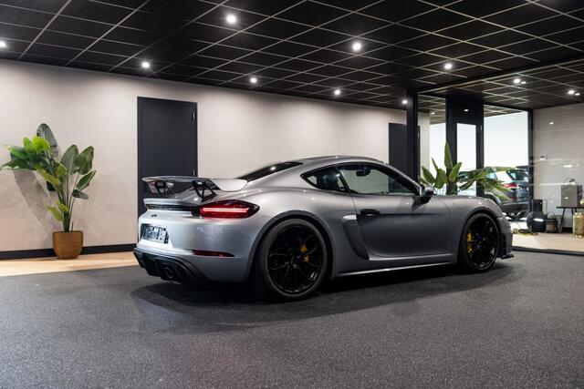 Porsche 718 GT4 Caymann