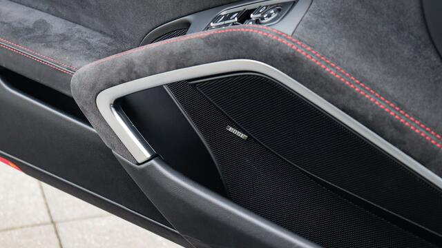 Porsche 911 Cabrio 3.0 Carrera GTS | BOSE Sound | Sportuitlaat | Achteruitrijcamera | GTS Interieurpakket karmijnrood