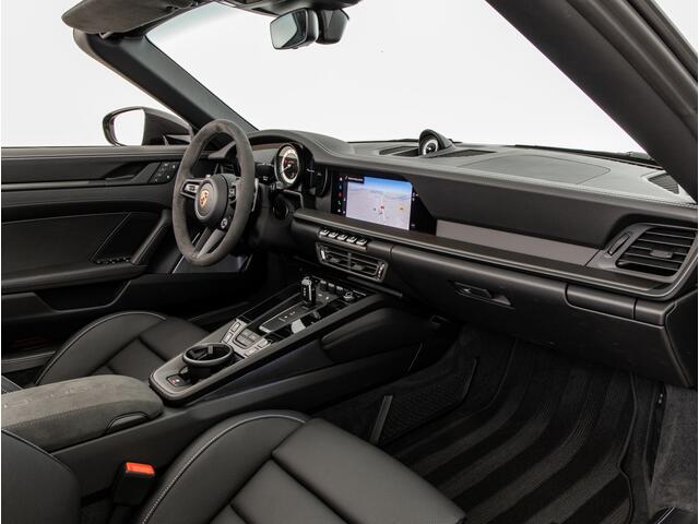 Porsche 911 Carrera GTS Cabriolet