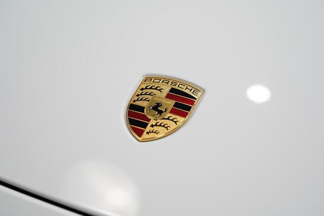 Porsche 911 3.0 Carrera S Schuifdak Bi-xenon Cruis Stoelverwarming en ventilatie 20" Velgen Bose surround memory DAB ontvangst parkeerpakket met camera