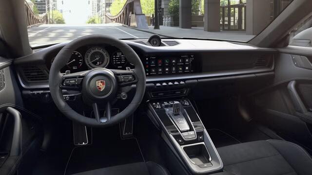 Porsche 911 Carrera 4 GTS
