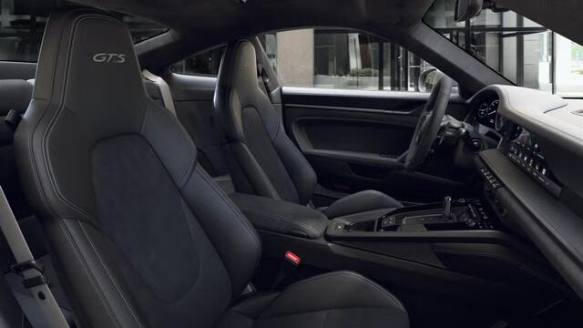 Porsche 911 Carrera 4 GTS