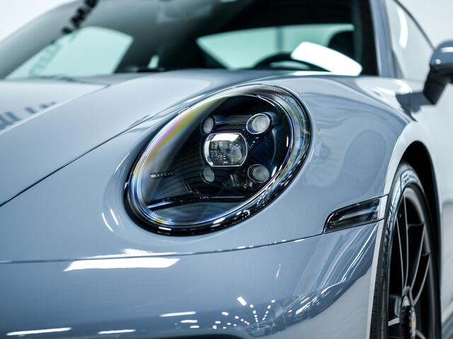 Porsche 911 Carrera GTS