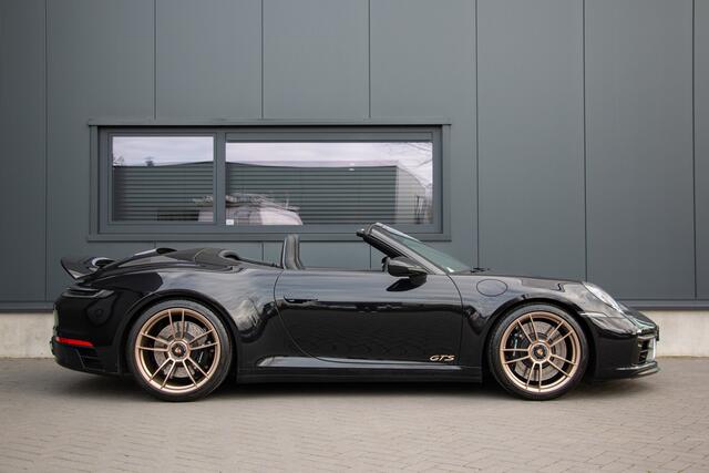 Porsche 911 Cabrio 3.0 Carrera GTS | 480PK | Sportuitlaat | Bose | Sport Chrono | Centerlock | Lane Assist | Centerlock | Ambiance |Alcantara BTW | Led | Camera | Exclusive Design | Stoelverwarming | Keyless | Sportdesign | Alarm | Porsche Approved.