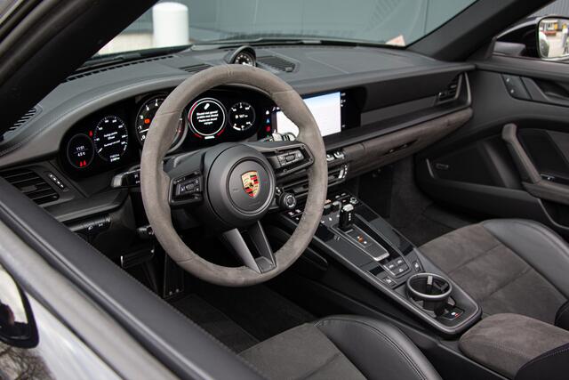 Porsche 911 Cabrio 3.0 Carrera GTS | 480PK | Sportuitlaat | Bose | Sport Chrono | Centerlock | Lane Assist | Centerlock | Ambiance |Alcantara BTW | Led | Camera | Exclusive Design | Stoelverwarming | Keyless | Sportdesign | Alarm | Porsche Approved.