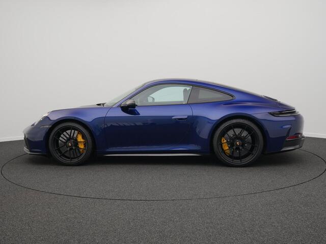 Porsche 911 Carrera 4 GTS