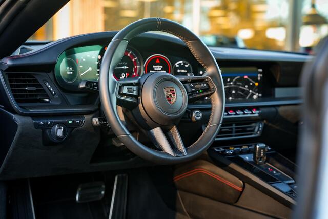 Porsche 911 3.0 4 GTS Neuslift Alcantara Sport Chrono 360 Cam Bose