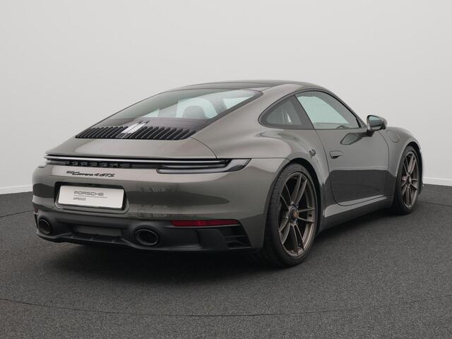 Porsche 911 Carrera 4 GTS