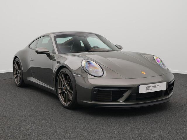 Porsche 911 Carrera 4 GTS