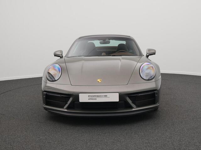 Porsche 911 Carrera 4 GTS