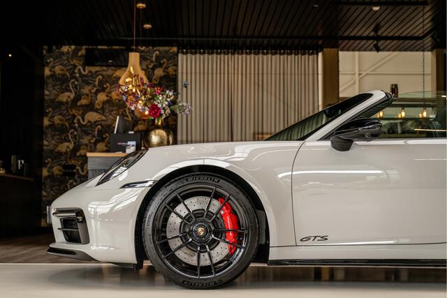 Porsche 911 Targa 4 GTS | SportDesign | Carbon | 360° | BOSE | PDLS+ | Adaptieve sportstoelen 18 voudig