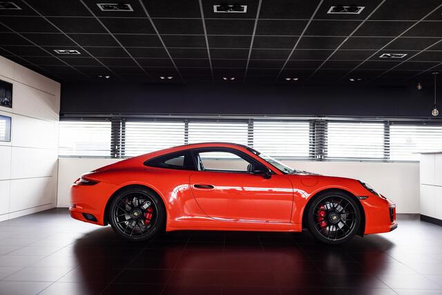 Porsche 911 3.0 Carrera 4 GTS
