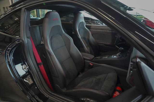 Porsche 911 Carrera 4 GTS 3.0 450pk 991.2 |LED-koplampen|Burmester|lift|sportstoelen 18-voudig|memory|panoramadak|sport chrono|sportuitlaat|carbon spiegels|veel Porsche Exclusive|