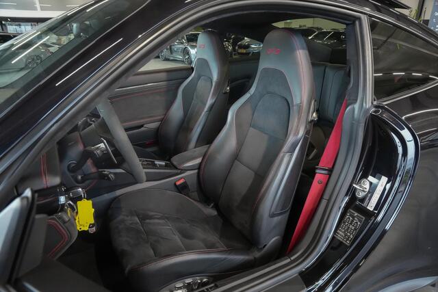 Porsche 911 Carrera 4 GTS 3.0 450pk 991.2 |LED-koplampen|Burmester|lift|sportstoelen 18-voudig|memory|panoramadak|sport chrono|sportuitlaat|carbon spiegels|veel Porsche Exclusive|