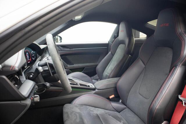 Porsche 911 3.0 Carrera GTS | Aerokit | Bose | Krijt | Lift | 18 weg sportstoelen | Sportuitlaat |