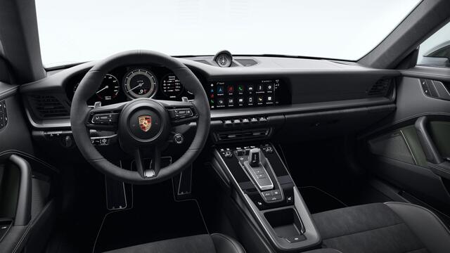 Porsche 911 Carrera 4 GTS