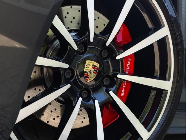 Porsche 911 3.0 Carrera 4S - Glasdak - Achterasbesturing - 18-Voudig - Sport Chrono - Stoelventilatie