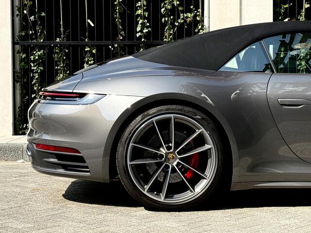 Porsche 911 Cabrio 3.0 Carrera 4 S Approved 2-2027 Lift SportChrono Achteras PDLS SportDesign 20''/21'' Surround View