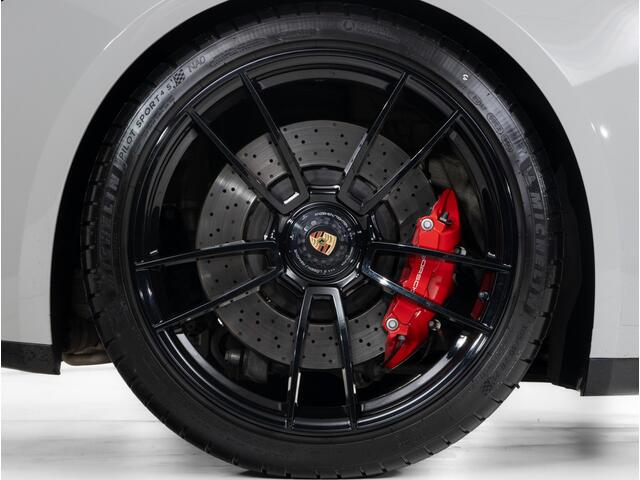 Porsche 911 Carrera 4 GTS Cabriolet